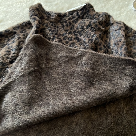 Chico’s feather knit jacquard animal print poncho - Picture 6 of 6